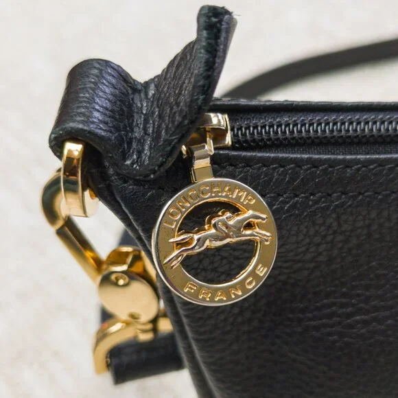 Vintage Longchamp Black Pebbled Leather Crossbody with Gold Hardware - Picture 3 of 12